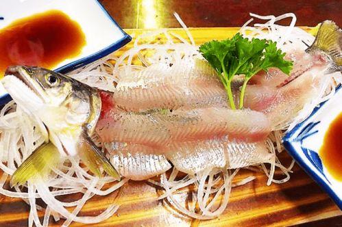 娱乐吃瓜鱼,揭秘娱乐圈那些不为人知的幕后故事  第3张